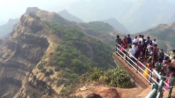 Ecstatic 3 Days Mumbai and Mahabaleshwar Trip Package