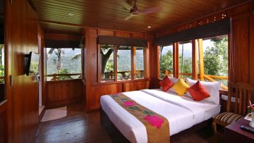 Kerala Honeymoon Package with Tree House & Private Pool Villa