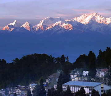 Amazing 6 Days 5 Nights Darjeeling, Kalimpong, Gangtok with Lachung Trip Package