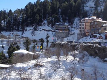 Family Getaway 4 Days New Delhi to Kufri Trip Package