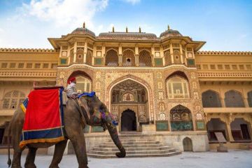 Heart-warming 4 Days 3 Nights Jaipur with Chokhi Dhani Holiday Package