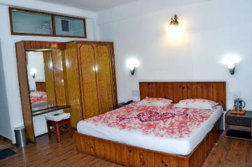 Best 4 Days Ahmedabad and Shimla Trip Package
