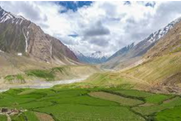 Family Getaway 7 Days New Delhi to Manali Trip Package