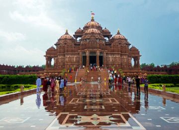 Heart-warming 2 Days 1 Night Delhi To Agra Sightseeing with Delhi Holiday Package