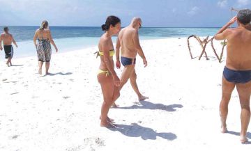 Amazing Maldives Tour Package for 5 Days