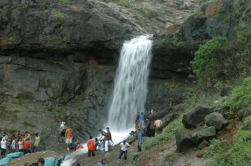 Amazing 3 Days Lonavala, Khandala with Mumbai Vacation Package