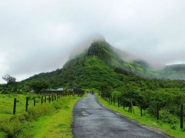 Pleasurable 4 Days Pune to Panchgani Holiday Package