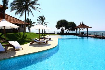 Experience 4 Days 3 Nights Bentota with Colombo Holiday Package