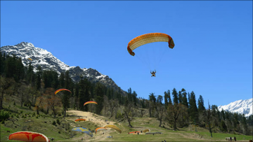 Family Getaway 4 Days 3 Nights Manali and Delhi Tour Package