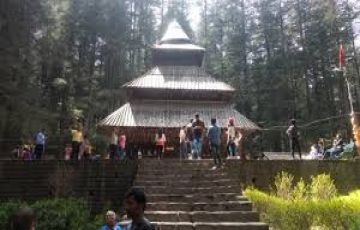 Family Getaway 4 Days 3 Nights Manali and Delhi Tour Package