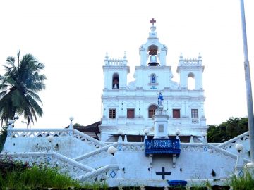 Experience 4 Days 3 Nights Goa Holiday Package by DEV BHOOMI YATRA
