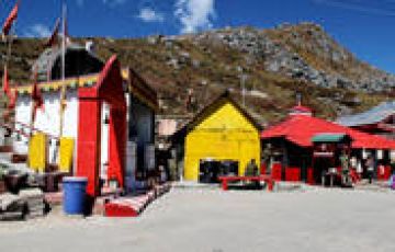 Family Getaway Lachen Tour Package for 10 Days from New Delhi