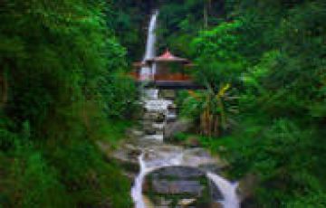 Family Getaway Lachen Tour Package for 10 Days from New Delhi