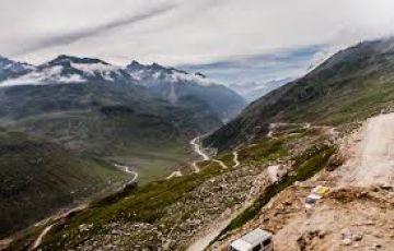 4 Days 3 Nights Delhi Manali - 570 Kms11-12 Hrs Tour Package