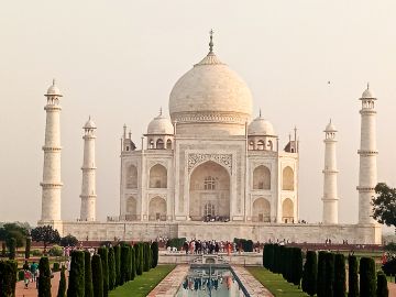 Family Getaway Agra Tour Package for 2 Days