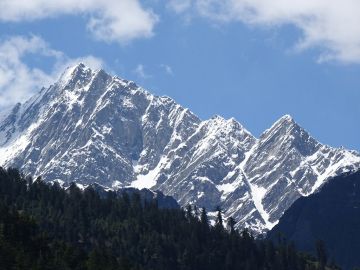 Family Getaway 5 Days Manali with Delhi Vacation Package
