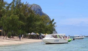 Pleasurable 7 Days Port Louis Vacation Package