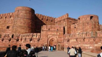 Agra and New Delhi Tour Package for 2 Days 1 Night