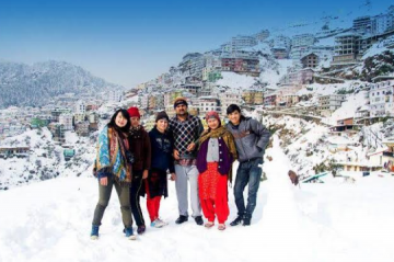 Pleasurable 4 Days 3 Nights Manali and Delhi Tour Package