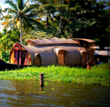 Munnar, Kodaikanal, Thekkady and Alleppey Tour Package from Kovalam