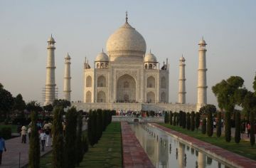 Heart-warming 6 Days 5 Nights Agra Holiday Package