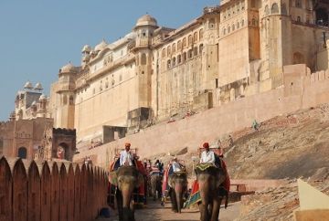Ecstatic 3 Days Jaipur Vacation Package by LOGIX DESTINATIONS