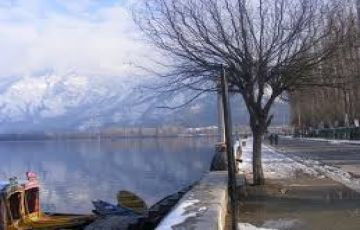 Family Getaway Sonmarg Day Trip Tour Package for 4 Days 3 Nights