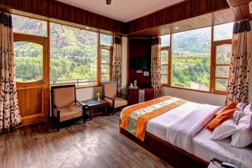 4 Days 3 Nights Manali with Delhi Holiday Package