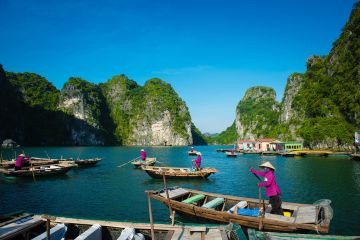Family Getaway 7 Days Hanoi, Halong Bay and Ho Chi Minh Vacation Package