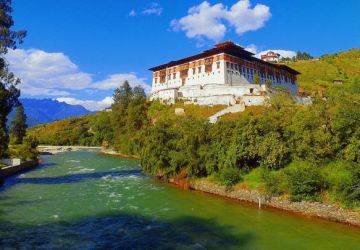 Memorable Sightseeing In Thimphu Tour Package from Drive From Paro To Phuentsholing