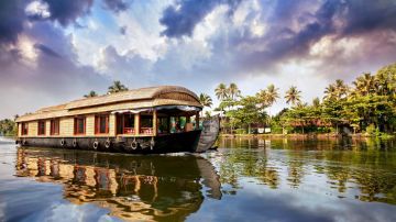 Family Getaway 5 Days 4 Nights Munnar, Thekaddy, Alleppey with Back To Home Tour Package