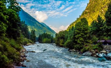 Amazing 6 Days Back To Home to Manali Trip Package