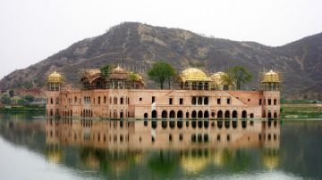 Ecstatic 4 Days New Delhi to Agra Tour Package