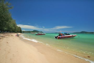 Beautiful 7 Days 6 Nights Singapore with Phuket Trip Package