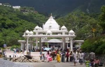 Experience 3 Days 2 Nights Maa Vaishnoo Devi Tour Package