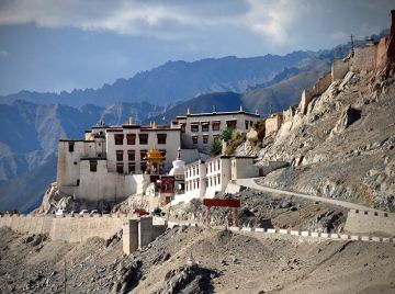 Family Getaway 7 Days Leh To Delhi to Nubra Trip Package
