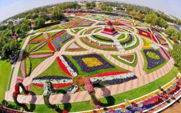 Ecstatic 4 Days Dubai, Dubai with Malaysia Tour Package