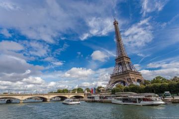 Memorable 7 Days Delhi to Paris Holiday Package