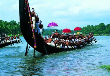 Family Getaway 5 Days Munnar, Thekkady, Back To Home with Alleppey Trip Package by MyTripVacationsCom