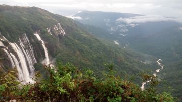 Experience 8 Days 7 Nights Cherrapunjee Trip Package