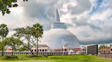 Experience 7 Days Anuradhapura, Trincomalee, Kandy with Nuwara-eliya Holiday Package