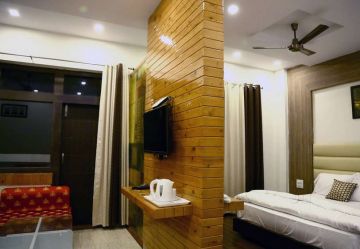 Memorable 3 Days 2 Nights Kanatal Tour Package