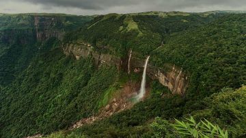 Experience 5 Days Shillong, Cherrapunjee, Guwahati and Back To Home Trip Package