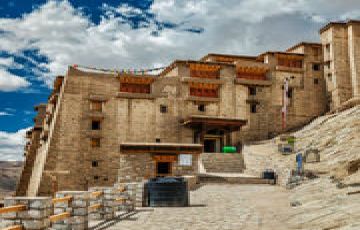 Amazing Ladakh Tour Package for 4 Days 3 Nights