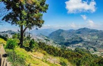 Family Getaway 4 Days Coimbatore, Kodaikanal and Delhi Holiday Package