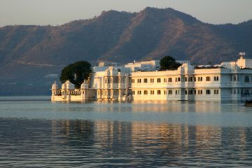 Family Getaway 8 Days Jaipur to Bikaner Vacation Package