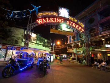 Ecstatic 5 Days Bangkok with Pattaya Vacation Package