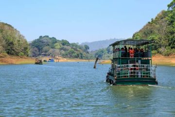 4 Days Munnar, Thekkady with Cochin Vacation Package