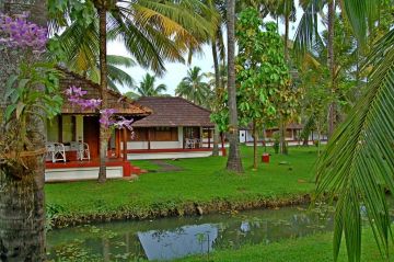 Family Getaway 7 Days Cochin, Munnar and Thekkady Tour Package