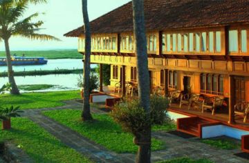Family Getaway 7 Days Cochin, Munnar and Thekkady Tour Package